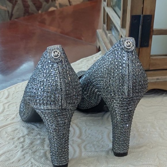 Michael Kors Abbi Flex Pump Glitter Chain Size 8.5M - Picture 3 of 9